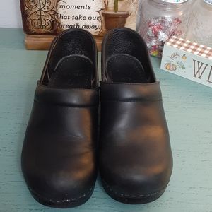Dansko shoes size 9
